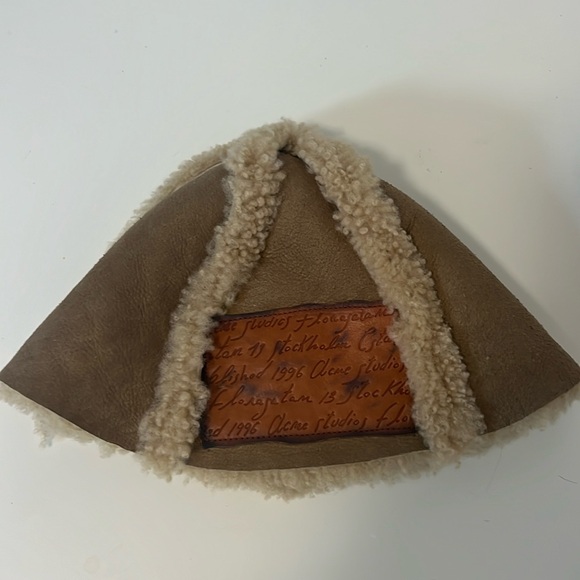 ACNE STUDIOS SHEARLING HAT - Picture 2 of 4